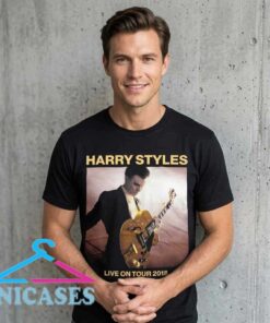 Iconic Harry Styles Guitar Poster Live On Tour 2018 T-Shirt